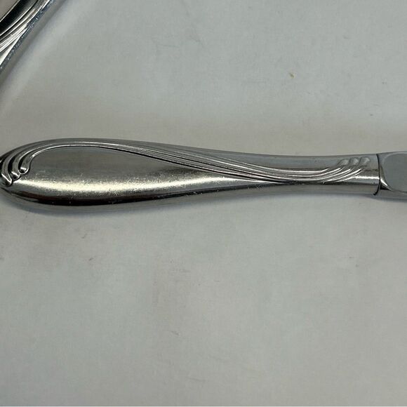 Oneida Camber Cresta Windswept Scroll 5 Dinner Knives - Picture 5 of 5